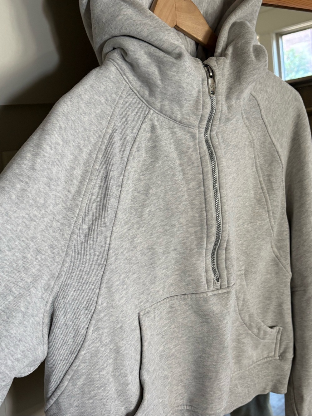 lululemon athletica Light Gray Cropped Half-Zip Hoodie - Picture 4 of 9
